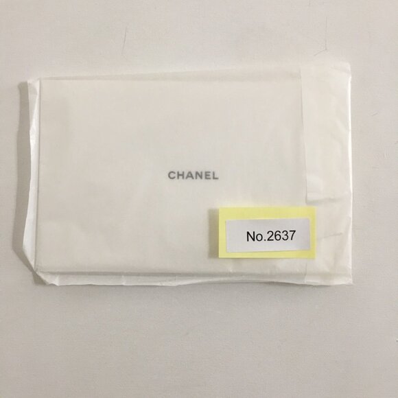 CHANEL NEW! Leather Polishing Cloth 8"x 5.5" White Flannel w/CHANEL Prints - Picture 10 of 10